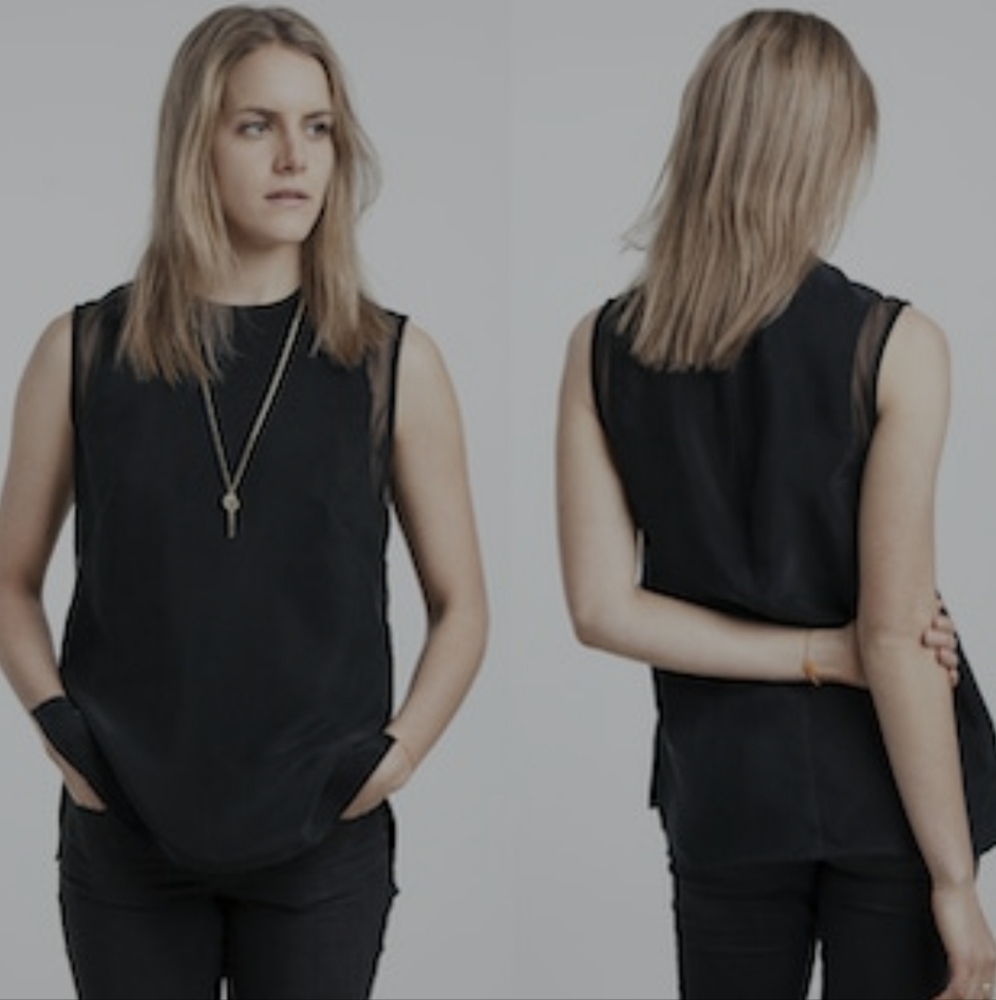 Eenvoud Black Sleeveless Top with mesh